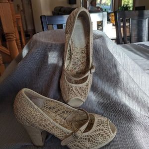 Sz 6 Kyra shoes